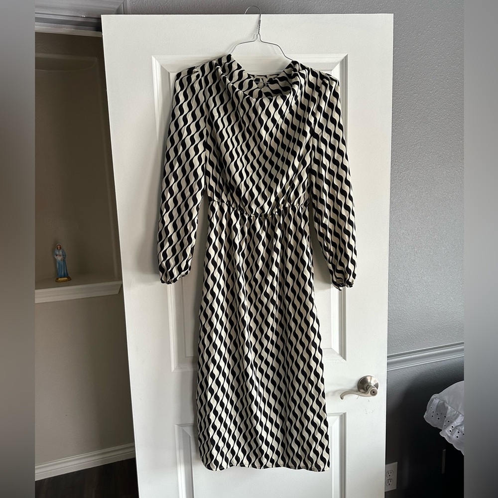 SHEIN Black & White Wave Print Long Sleeve Midi Dress | Size M